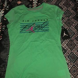 Air Jordan Flight shirt.